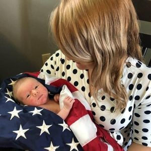 Meet your Posher, Caitlin